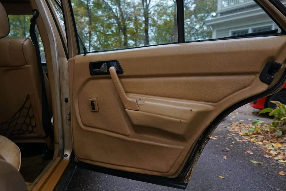1985 Mercedes-Benz 190E - Image 15 of 15