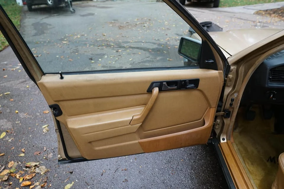1985 Mercedes-Benz 190E - Image 11 of 15