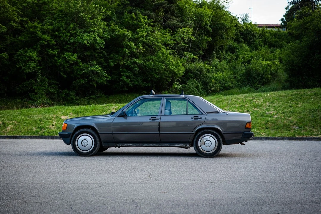 1985 Mercedes-Benz 190E - Image 5 of 30