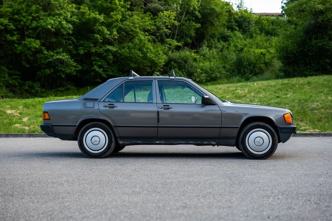 1985 Mercedes-Benz 190E - Image 4 of 30