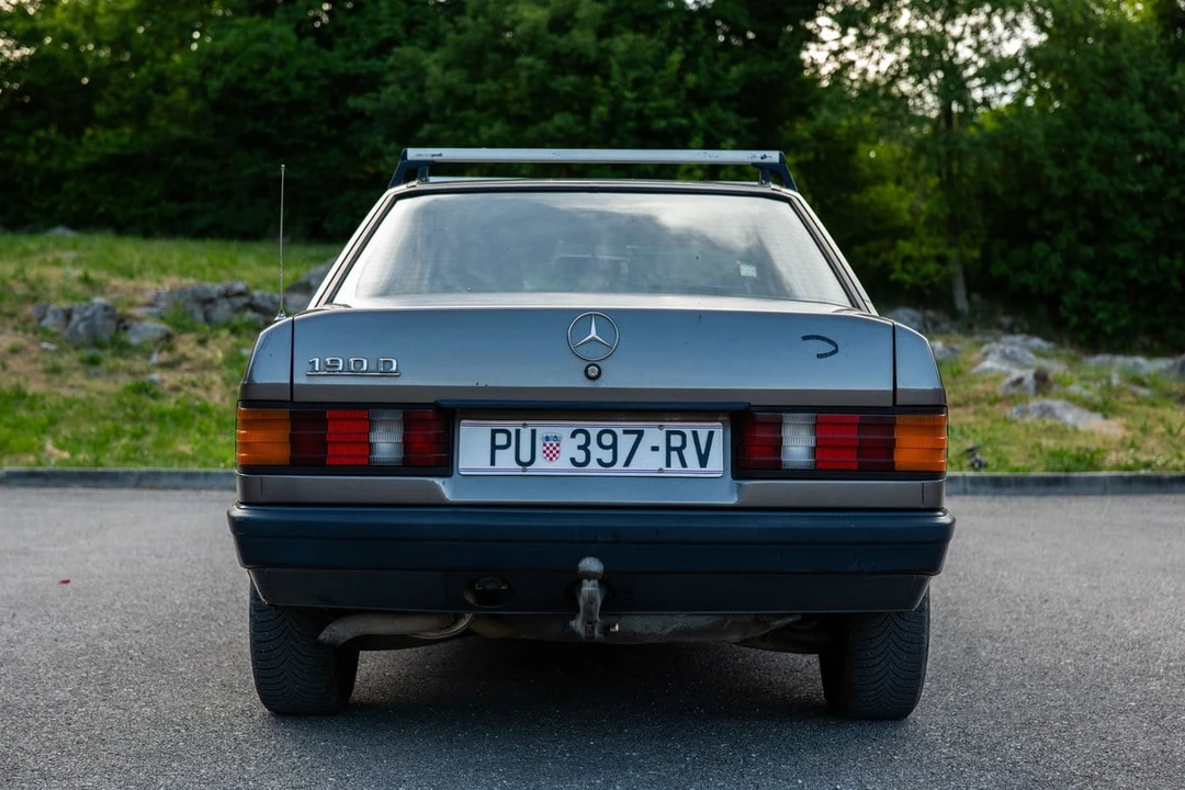 1985 Mercedes-Benz 190E - Image 7 of 30