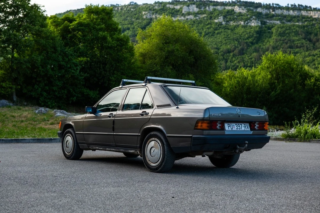1985 Mercedes-Benz 190E - Image 9 of 30