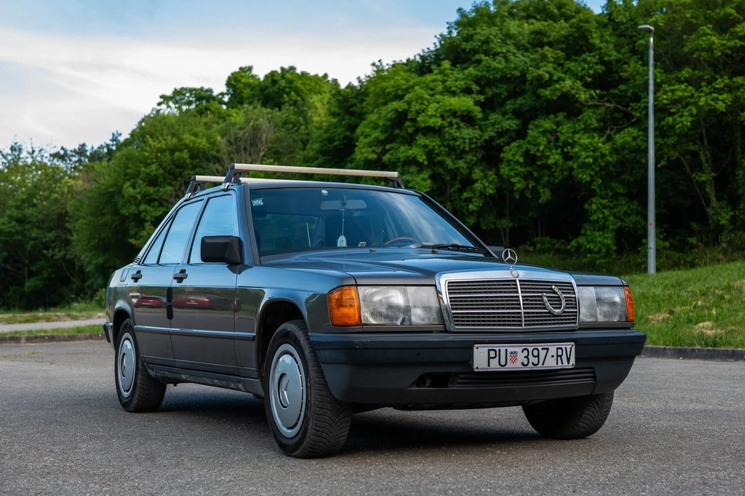 1985 Mercedes-Benz 190E - Image 2 of 30