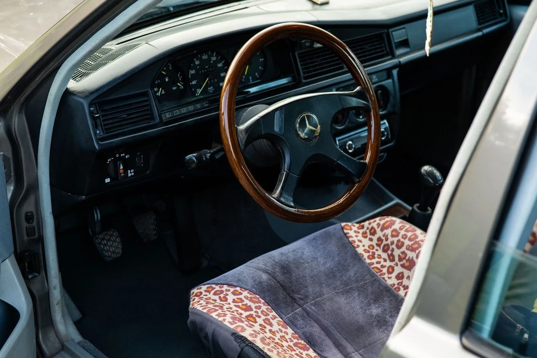 1985 Mercedes-Benz 190E - Image 14 of 30
