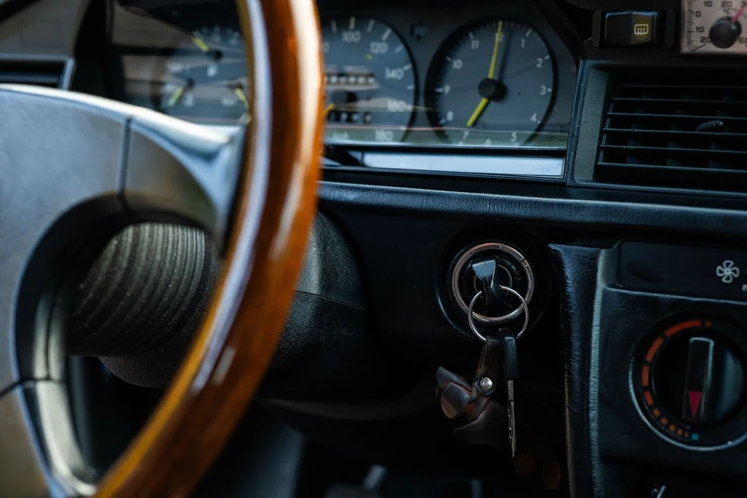 1985 Mercedes-Benz 190E - Image 20 of 30
