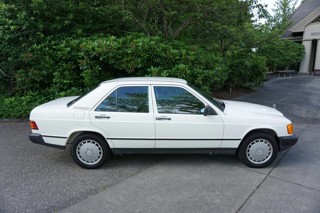 1985 Mercedes-Benz 190E - Image 11 of 31