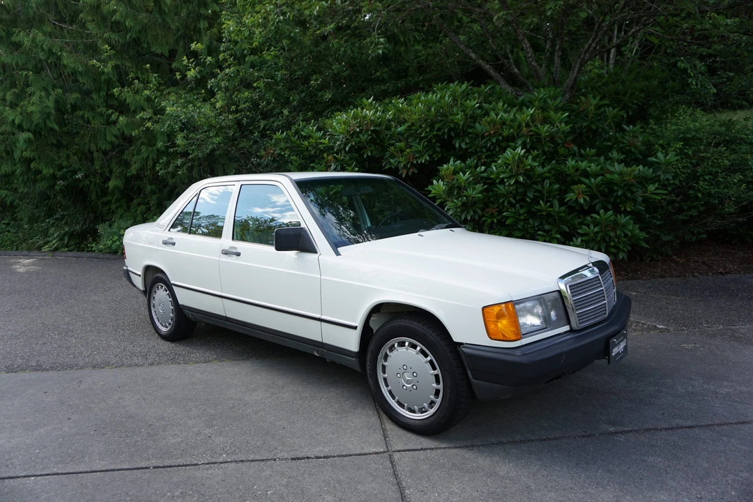 1985 Mercedes-Benz 190E - Image 12 of 31