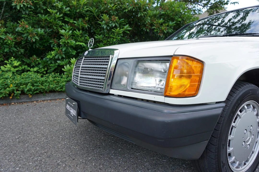 1985 Mercedes-Benz 190E - Image 17 of 31