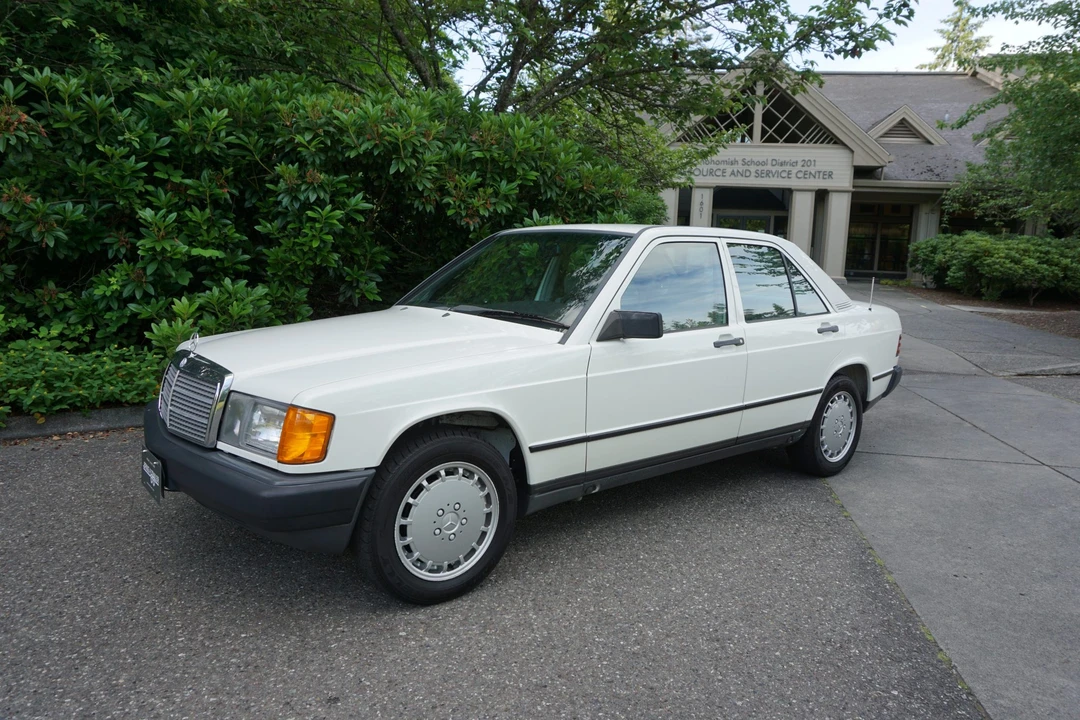1985 Mercedes-Benz 190E - Image 2 of 31