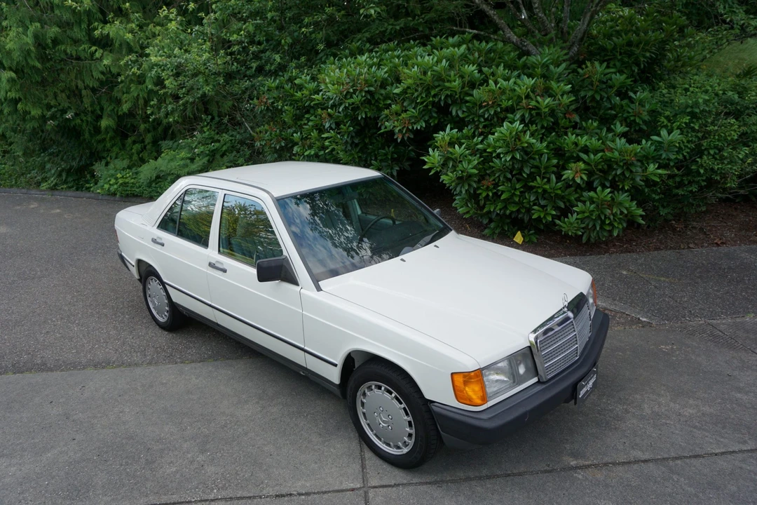 1985 Mercedes-Benz 190E - Image 13 of 31