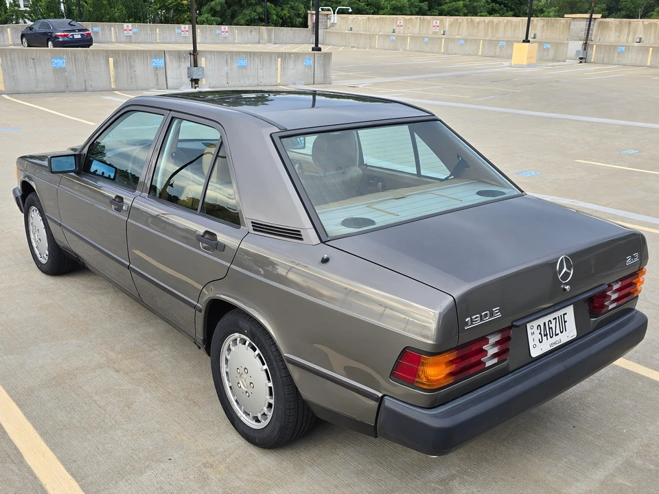 1985 Mercedes-Benz 190E - Image 14 of 31