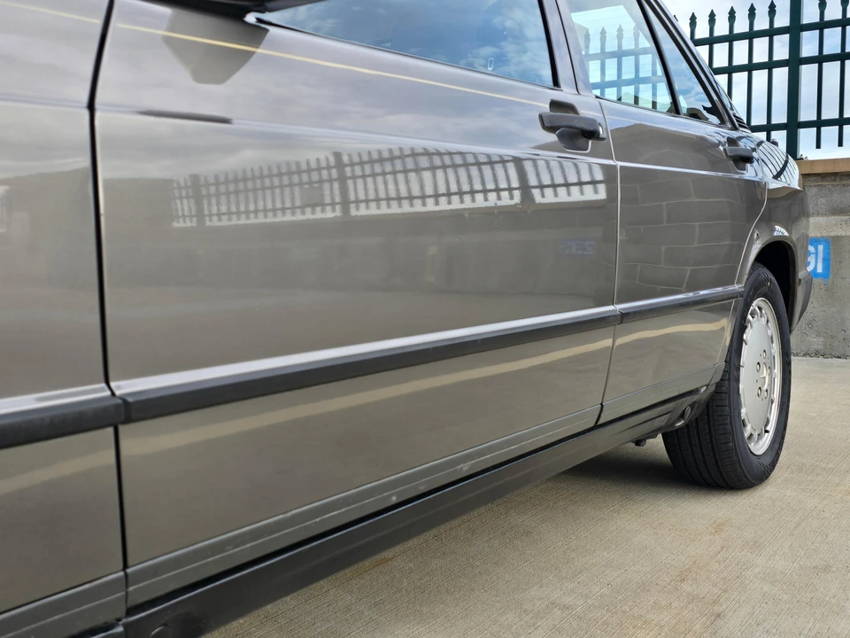 1985 Mercedes-Benz 190E - Image 23 of 31