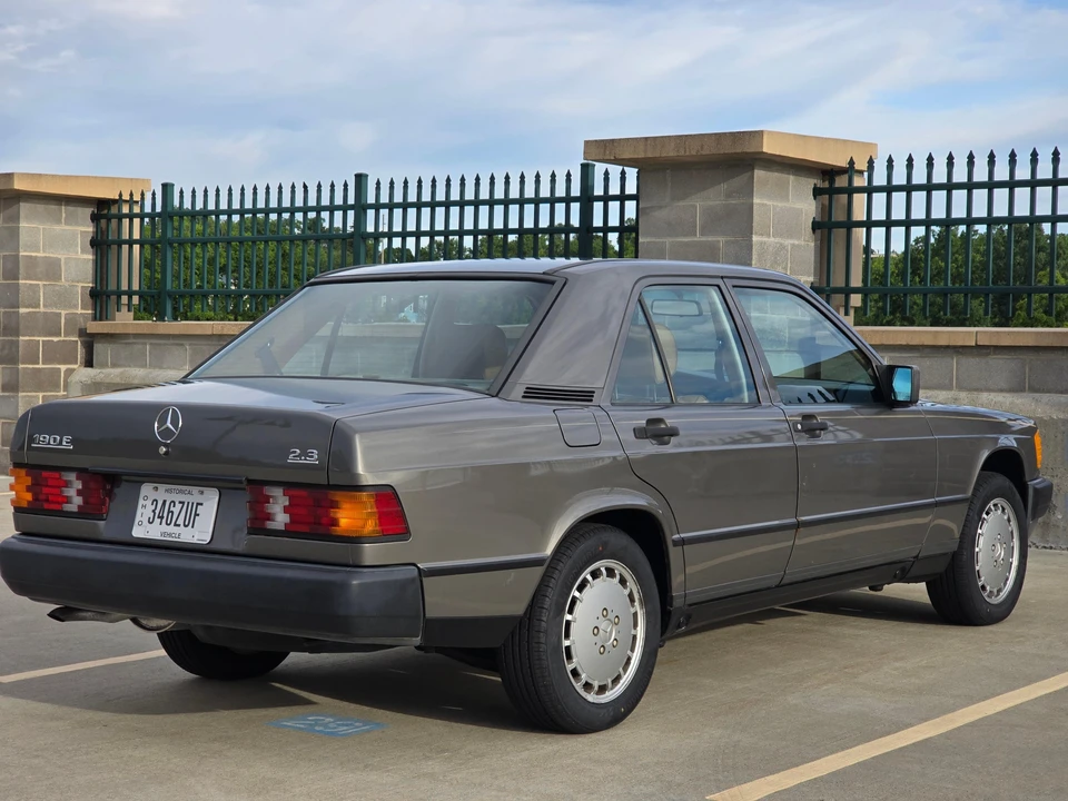 1985 Mercedes-Benz 190E - Image 15 of 31