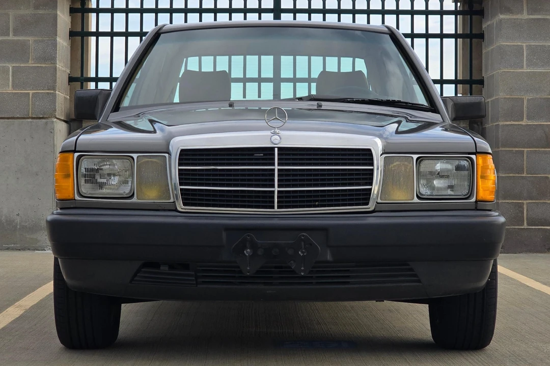 1985 Mercedes-Benz 190E - Image 2 of 31