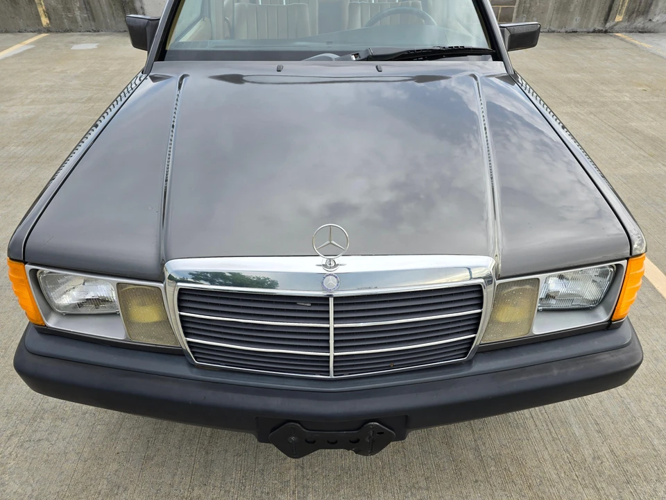 1985 Mercedes-Benz 190E - Image 18 of 31