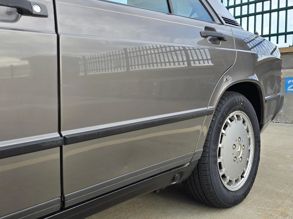 1985 Mercedes-Benz 190E - Image 27 of 31