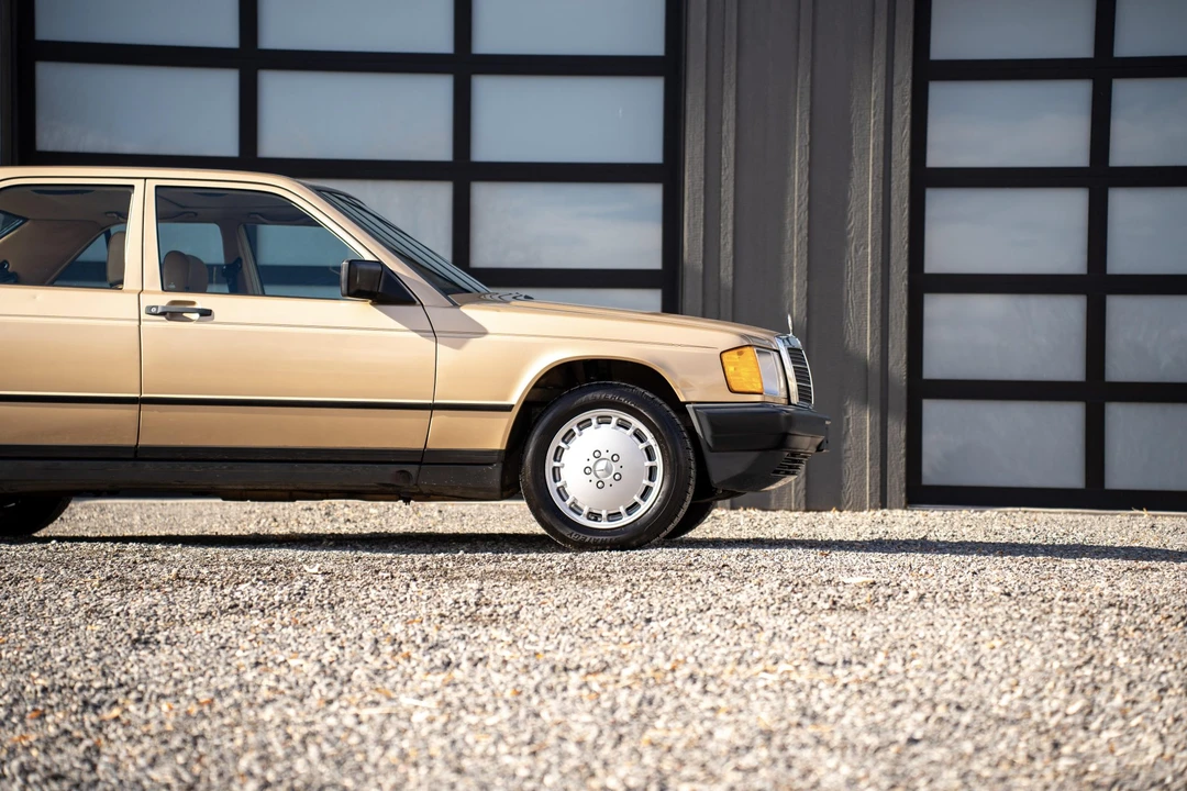 1985 Mercedes-Benz 190E - Image 27 of 31
