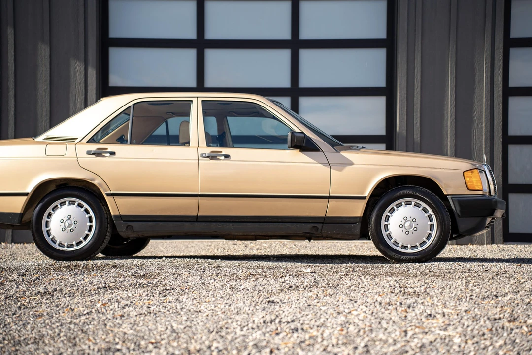 1985 Mercedes-Benz 190E - Image 26 of 31