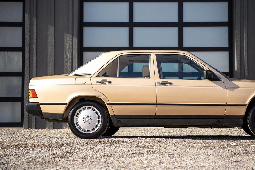 1985 Mercedes-Benz 190E - Image 23 of 31