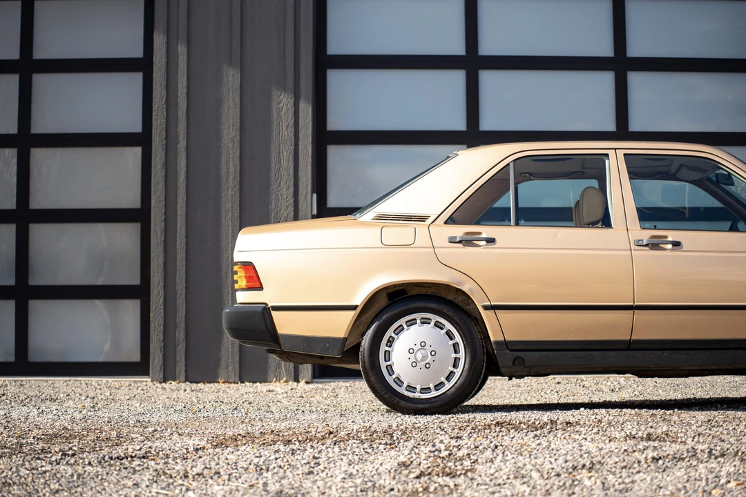 1985 Mercedes-Benz 190E - Image 22 of 31