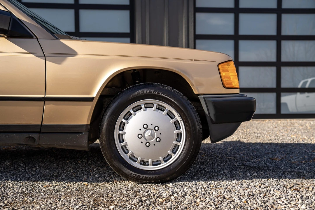 1985 Mercedes-Benz 190E - Image 29 of 31