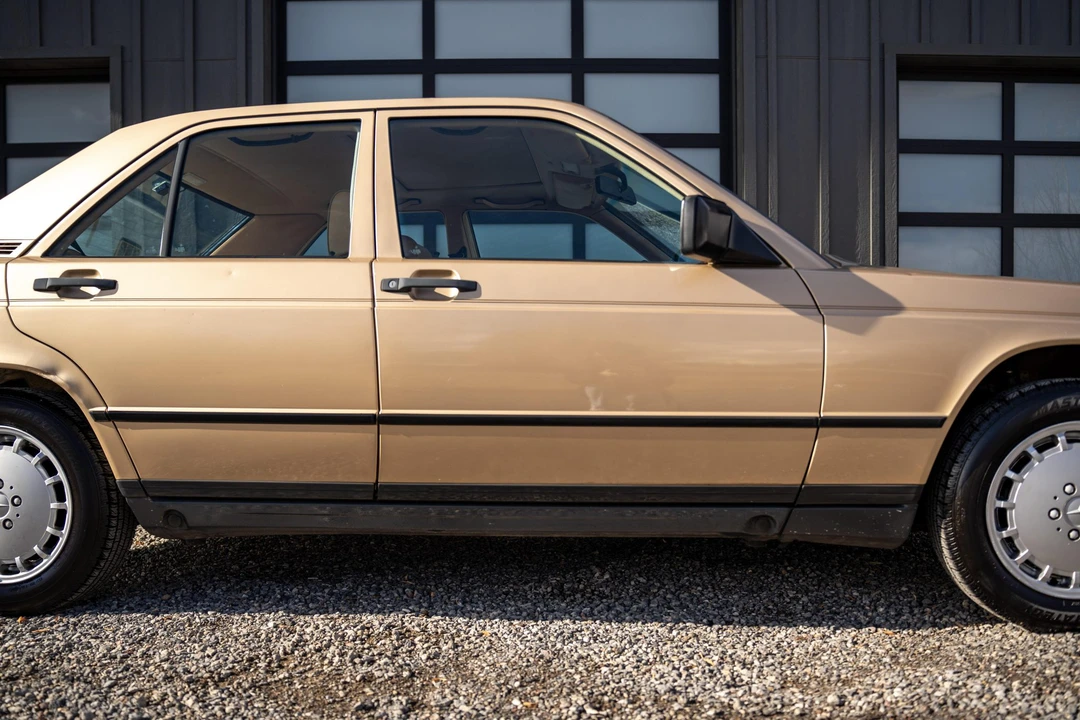 1985 Mercedes-Benz 190E - Image 25 of 31