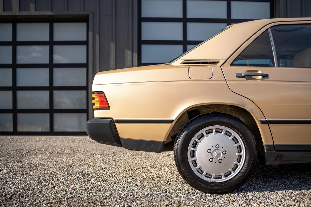 1985 Mercedes-Benz 190E - Image 19 of 31