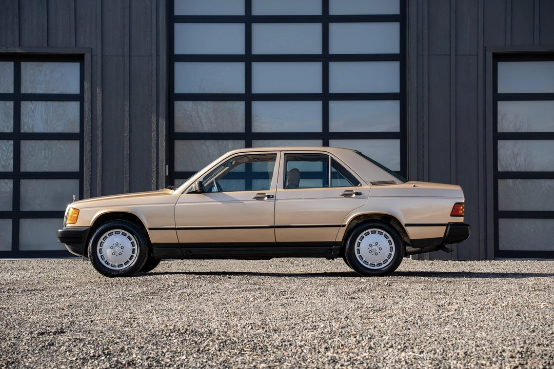 1985 Mercedes-Benz 190E - Image 10 of 31