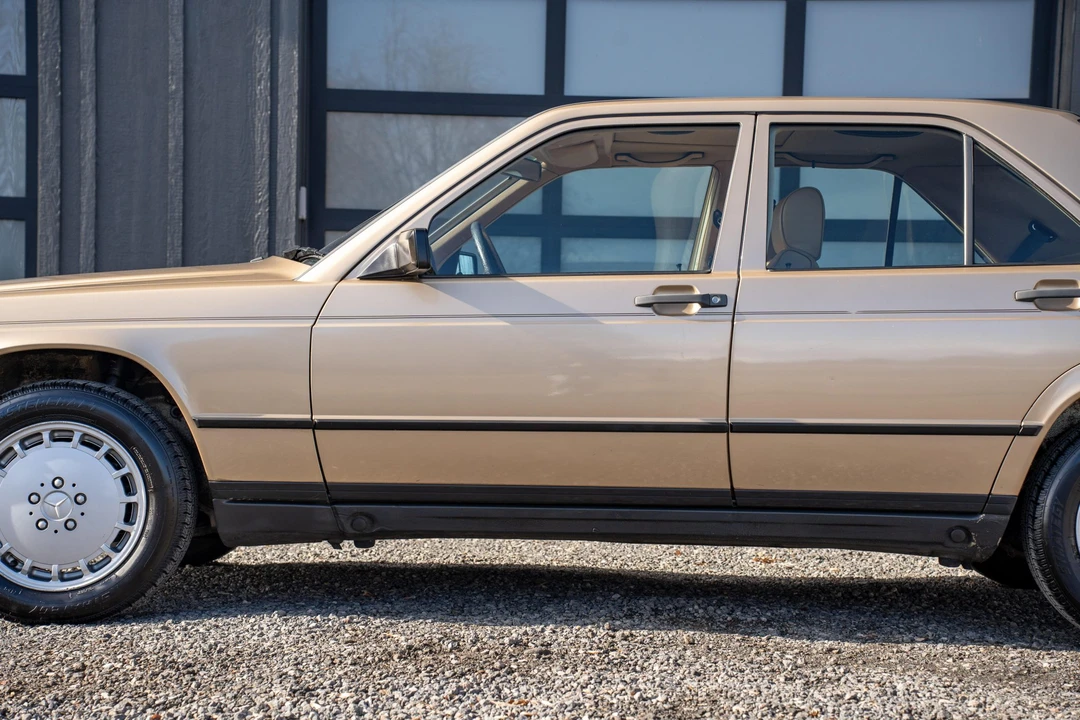 1985 Mercedes-Benz 190E - Image 15 of 31