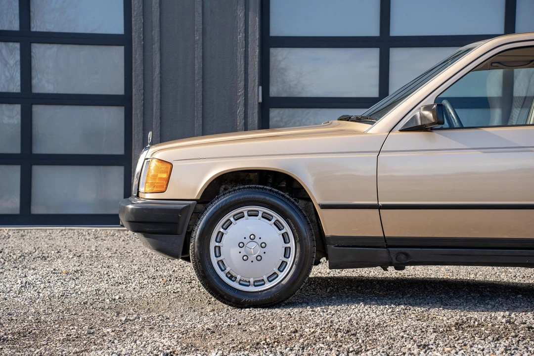 1985 Mercedes-Benz 190E - Image 14 of 31