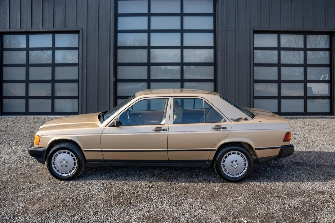 1985 Mercedes-Benz 190E - Image 11 of 31