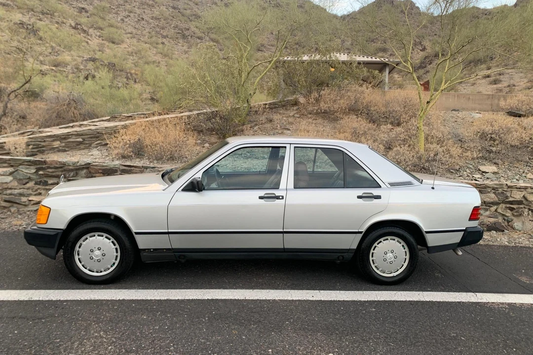 1985 Mercedes-Benz 190E - Image 13 of 31