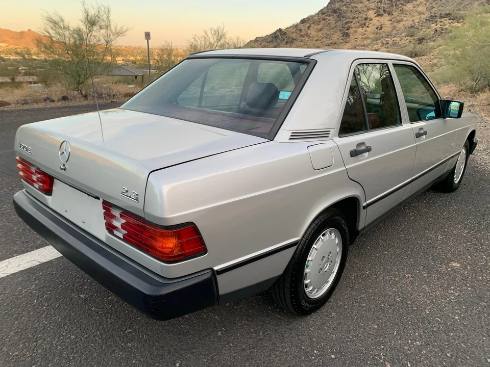1985 Mercedes-Benz 190E - Image 16 of 31
