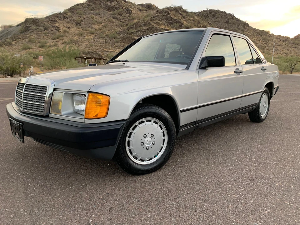1985 Mercedes-Benz 190E - Image 12 of 31