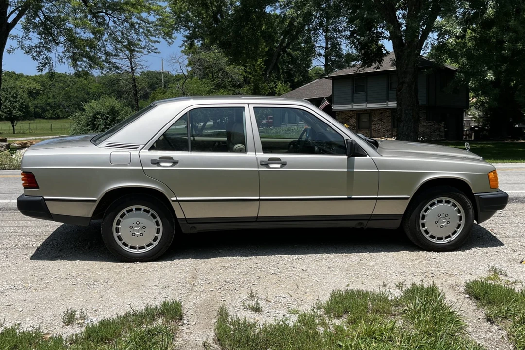 1985 Mercedes-Benz 190E - Image 24 of 31