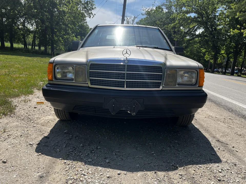 1985 Mercedes-Benz 190E - Image 28 of 31
