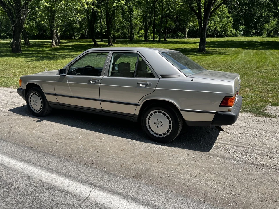 1985 Mercedes-Benz 190E - Image 8 of 31
