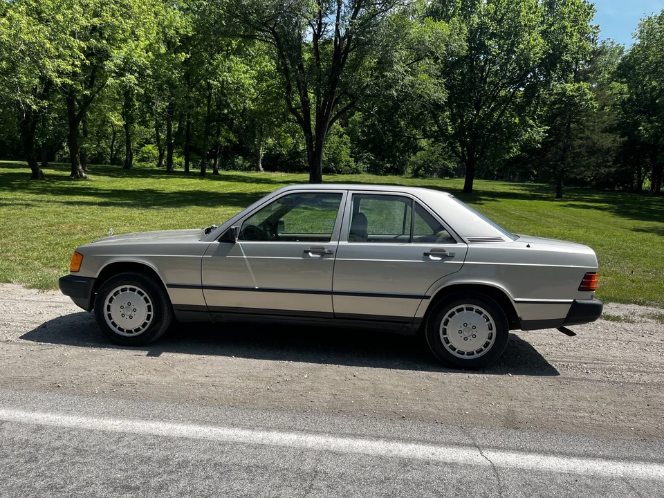 1985 Mercedes-Benz 190E - Image 7 of 31