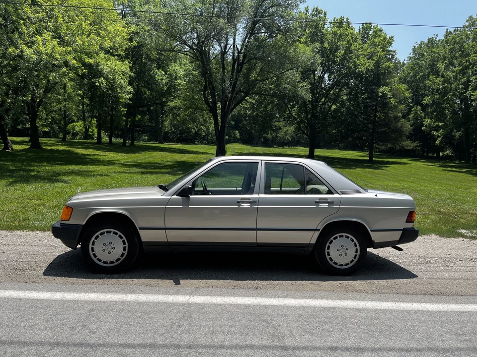 1985 Mercedes-Benz 190E - Image 6 of 31