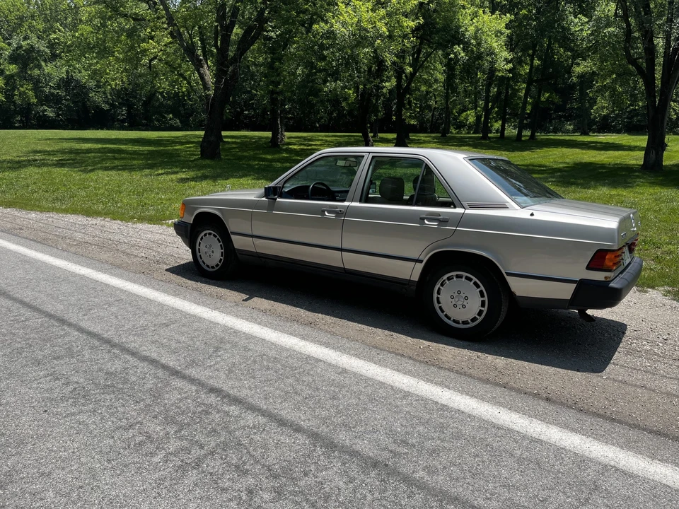 1985 Mercedes-Benz 190E - Image 9 of 31