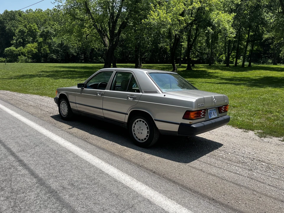 1985 Mercedes-Benz 190E - Image 10 of 31