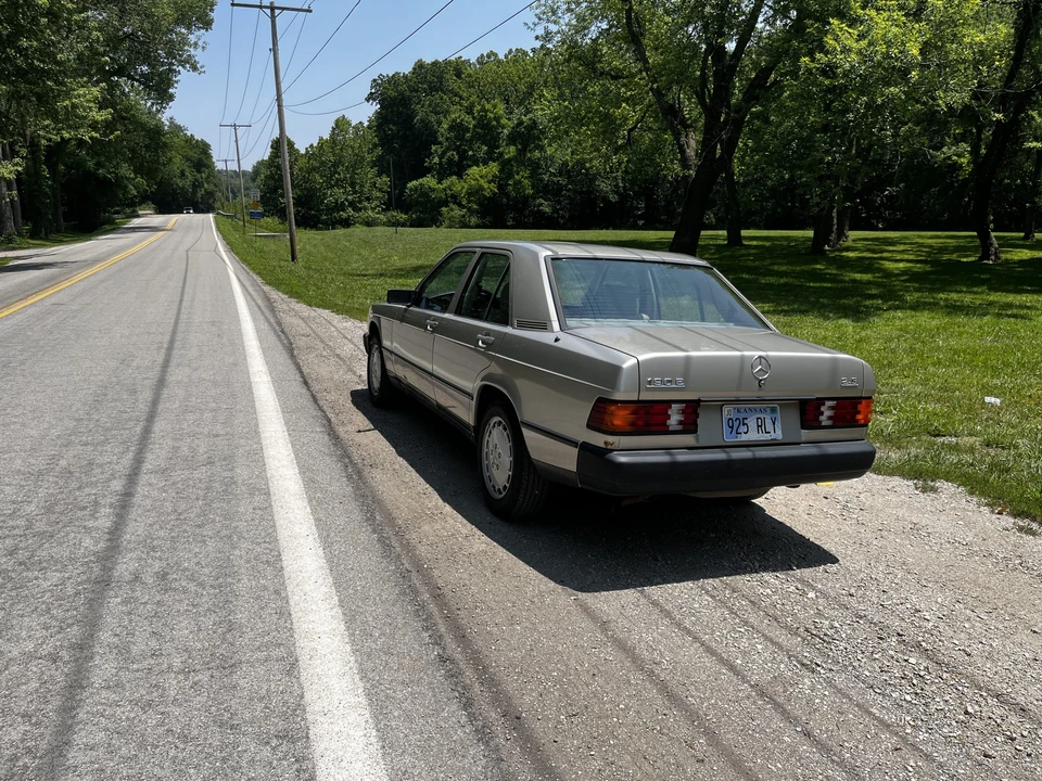 1985 Mercedes-Benz 190E - Image 12 of 31