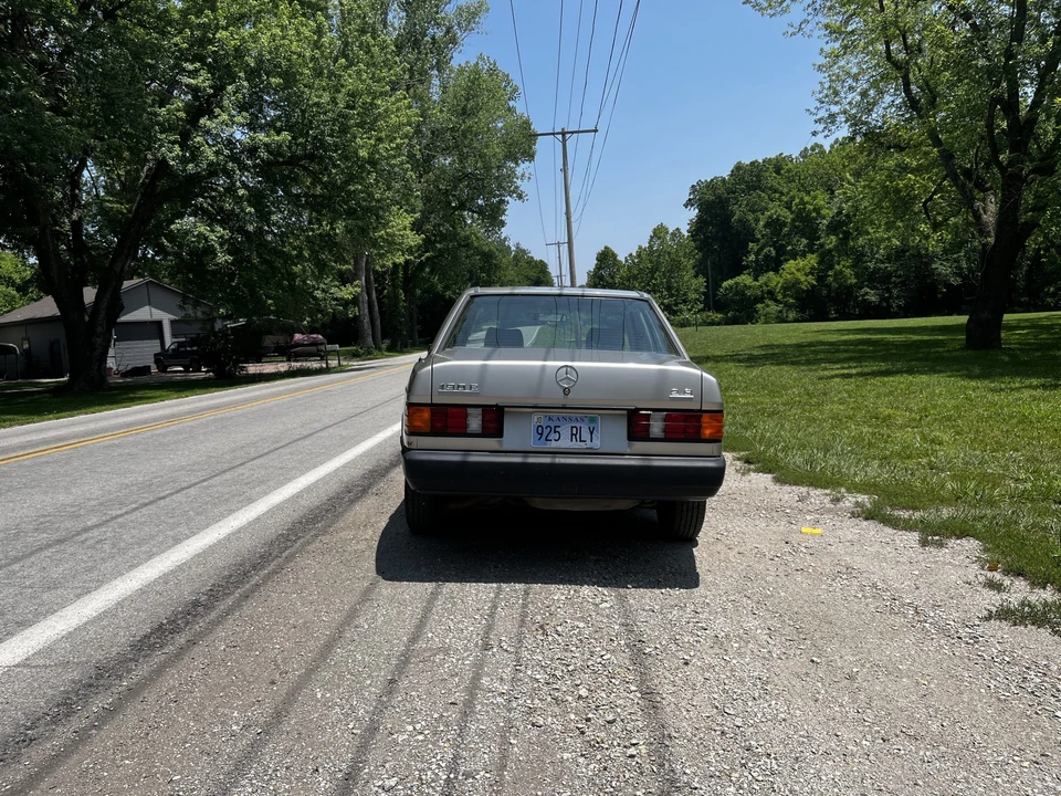 1985 Mercedes-Benz 190E - Image 15 of 31