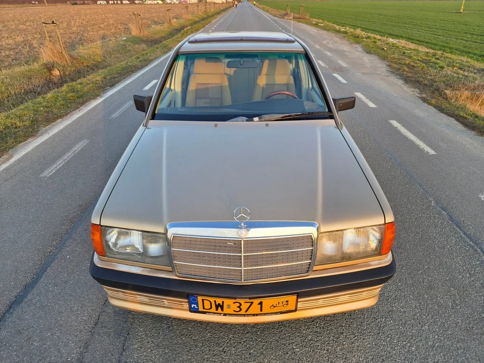 1985 Mercedes-Benz 190E - Image 23 of 30