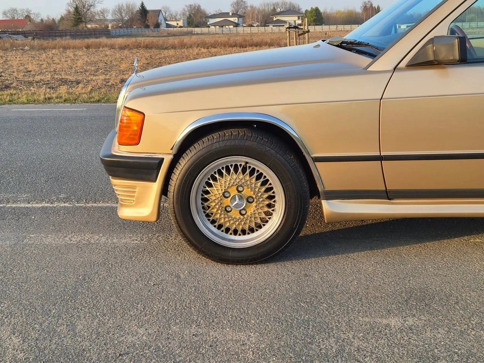 1985 Mercedes-Benz 190E - Image 10 of 30