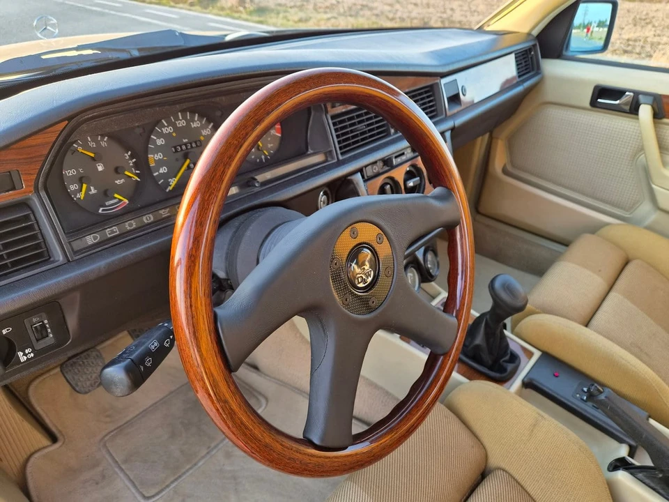 1985 Mercedes-Benz 190E - Image 24 of 30