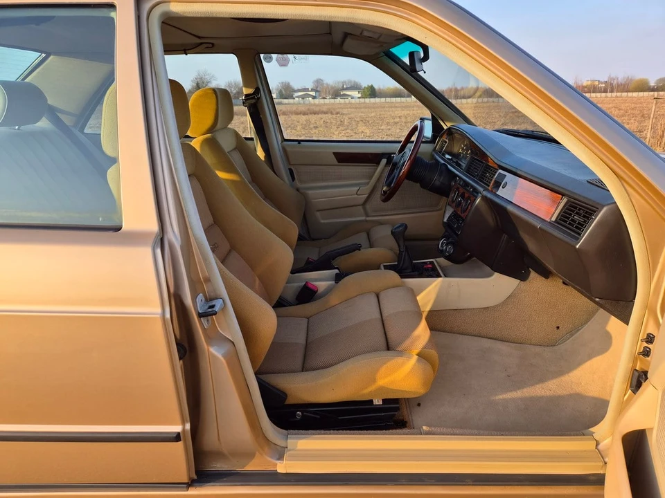 1985 Mercedes-Benz 190E - Image 7 of 30