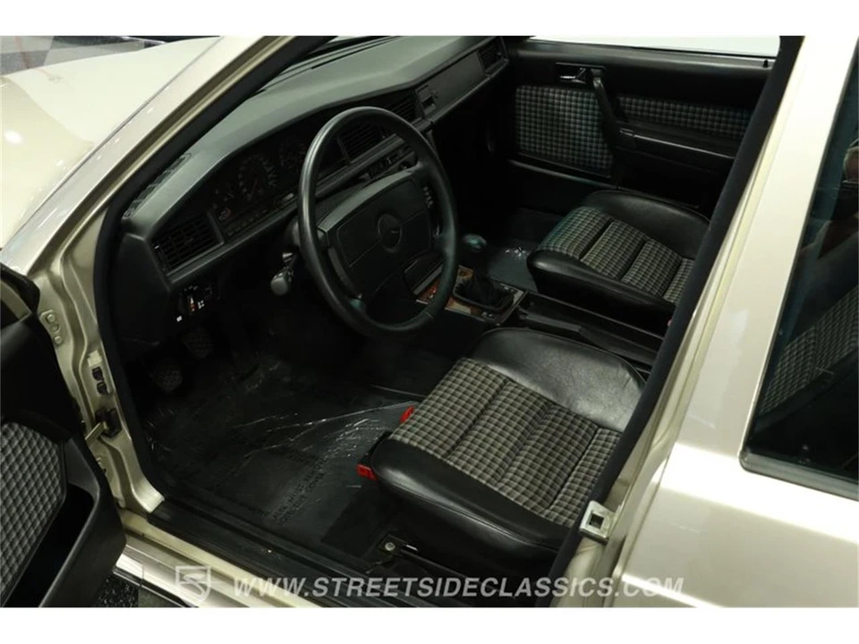 1985 Mercedes-Benz 190E - Image 4 of 31