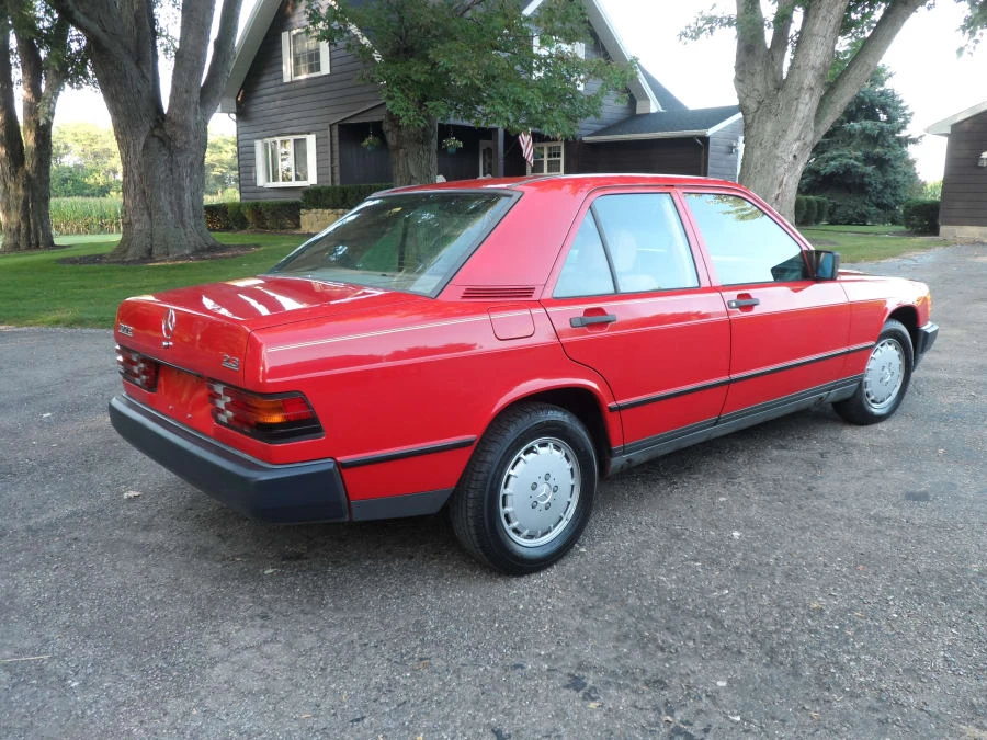 1985 Mercedes-Benz 190E - Image 2 of 2