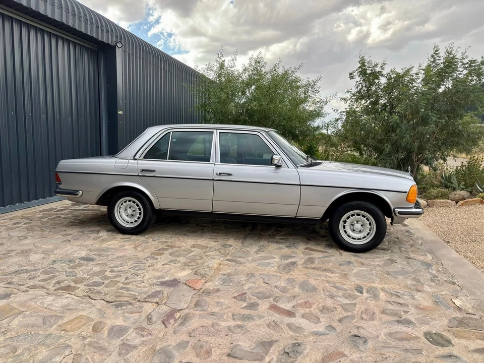 1985 Mercedes-Benz W123 Sedan - Image 5 of 31